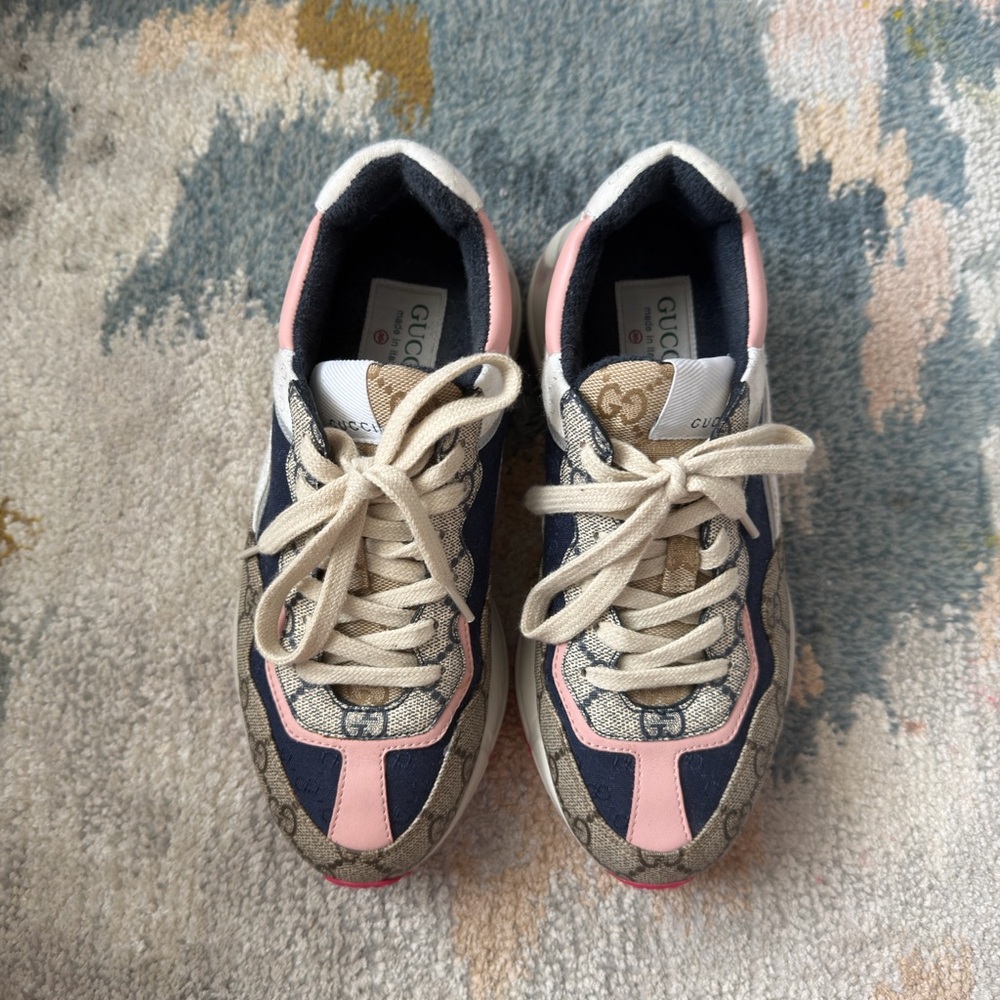 Gucci supreme monogram rhyton multicolor sneakers